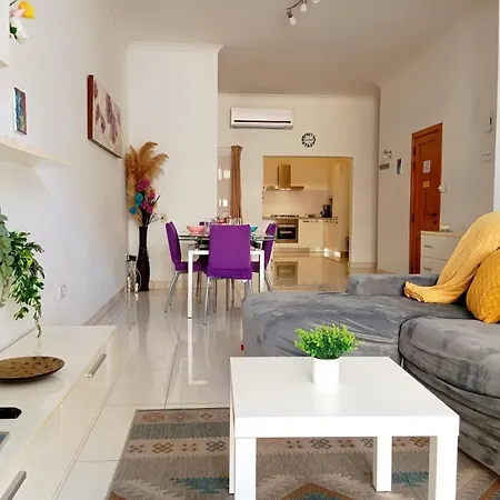 Апартаменты Modern In The Heart Of Steps From The Seafront Слима
