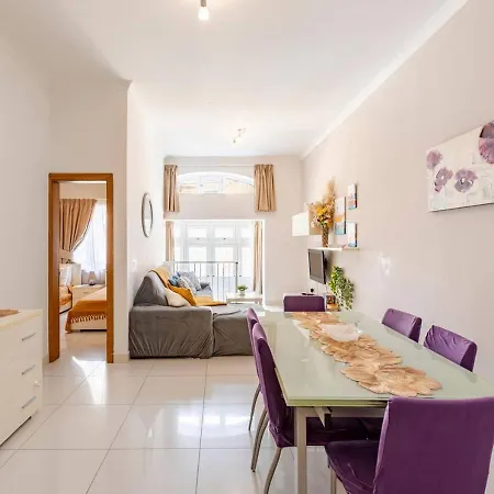 Апартаменты Modern In The Heart Of Steps From The Seafront Слима