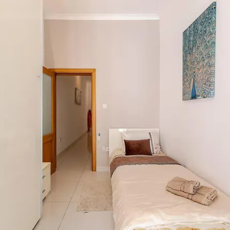 Modern In The Heart Of Steps From The Seafront Апартаменты *