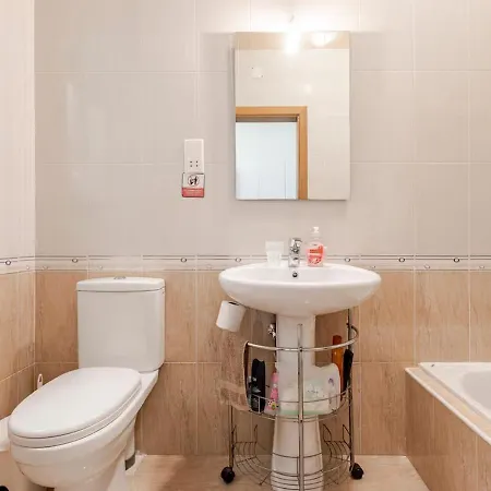 Апартаменты Modern In The Heart Of Steps From The Seafront