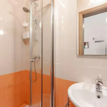 Апартаменты Modern In The Heart Of Steps From The Seafront