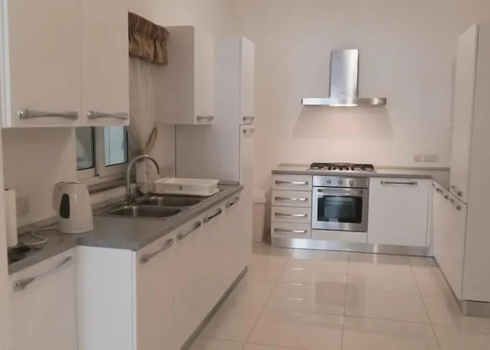 Appartamento Modern In The Heart Of Steps From The Seafront Sliema