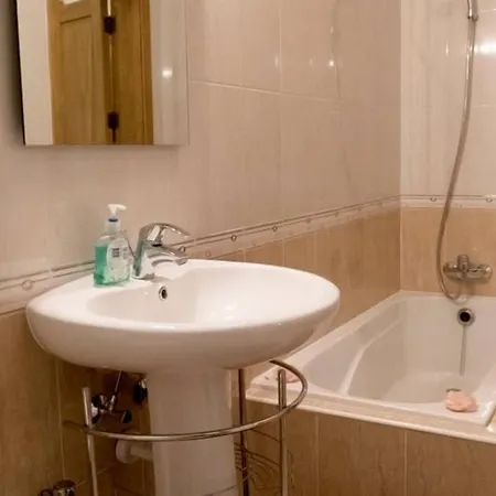 Modern In The Heart Of Steps From The Seafront *